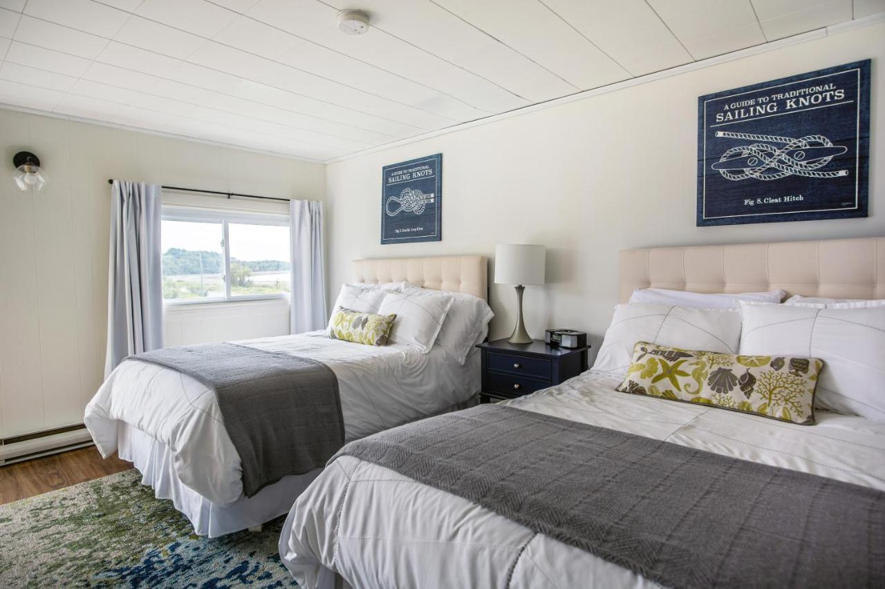 Friars Bay Inn&Cottages Welshpool Esterno foto