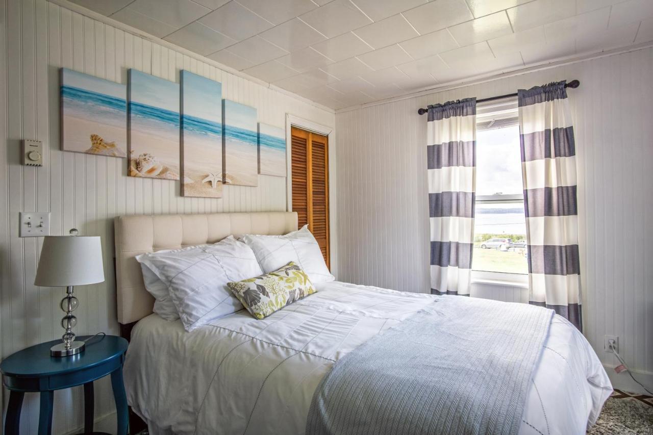Friars Bay Inn&Cottages Welshpool Esterno foto