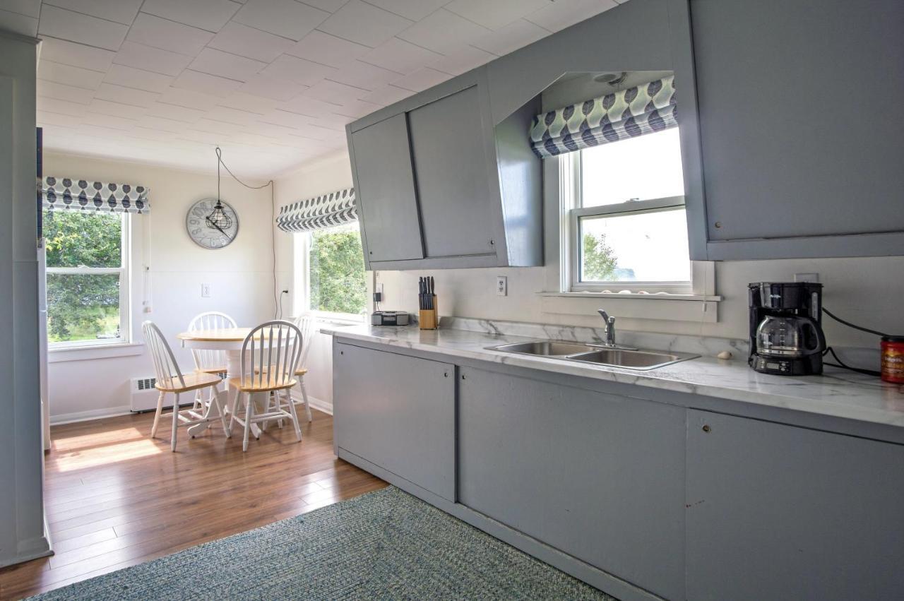 Friars Bay Inn&Cottages Welshpool Esterno foto